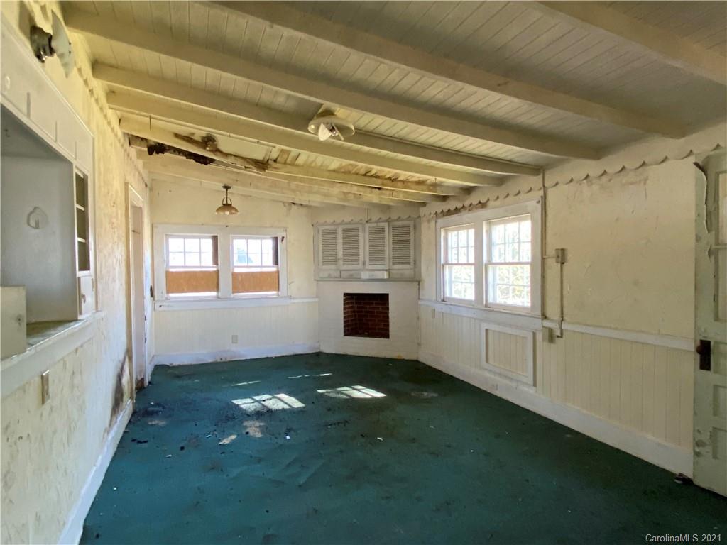 2333 Springs Road Northeast Hickory, NC 28601 - Photo 8 of 15 Gallery Image 8