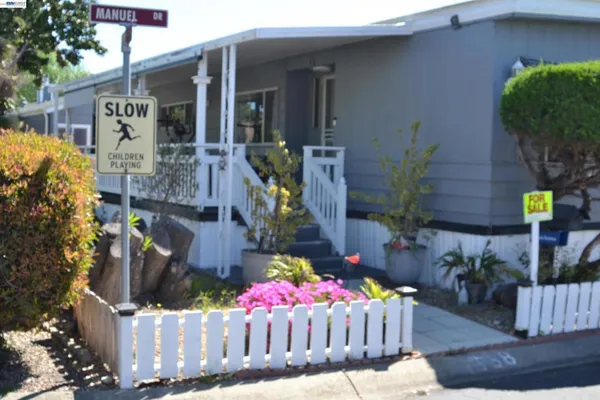 a front view of house and yard