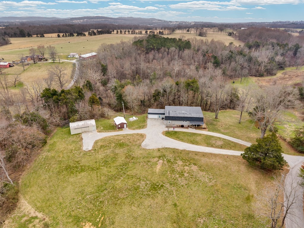 2165 Ben Mason Road Cookeville, TN 38506 - Photo 29 of 52 a view of a swimming pool with a yard