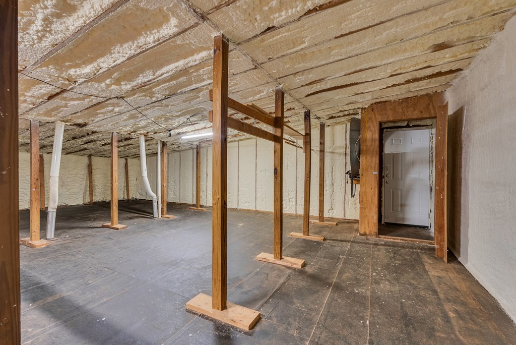 2165 Ben Mason Road Cookeville, TN 38506 - Photo 36 of 52 a view of a room with wooden floor