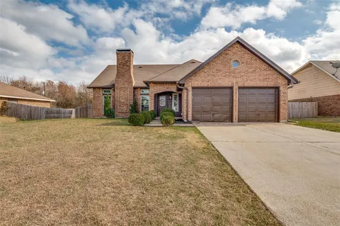 $399,990 | 1017 Meadow Creek Drive, Lancaster, TX 75146