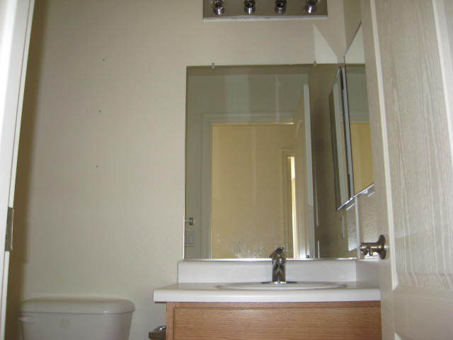 8614 West Riley Road Tolleson, AZ 85353 - Photo 26 of 30 Hall bath view 2