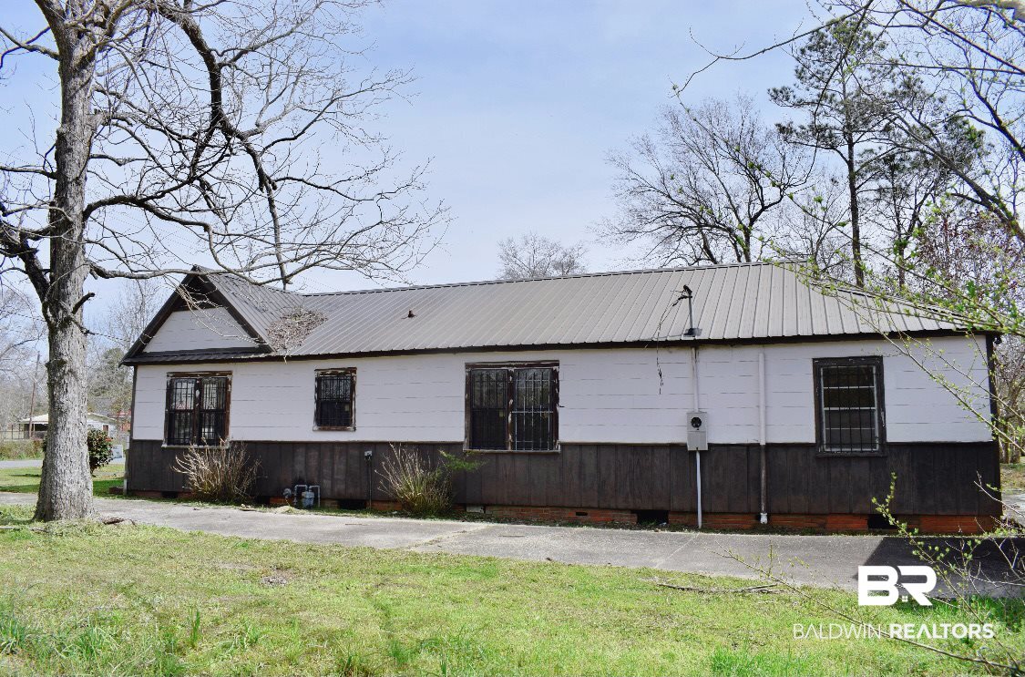 140 Carver Avenue Atmore, AL 36502 - Photo 2 of 20 Gallery Image 2