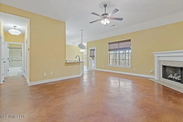 $373,000 | 2922 Tulane Road, Nesbit, MS 38651