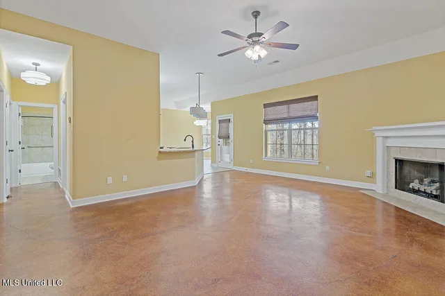 $373,000 | 2922 Tulane Road, Nesbit, MS 38651