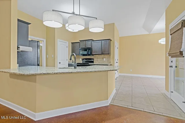 $373,000 | 2922 Tulane Road, Nesbit, MS 38651