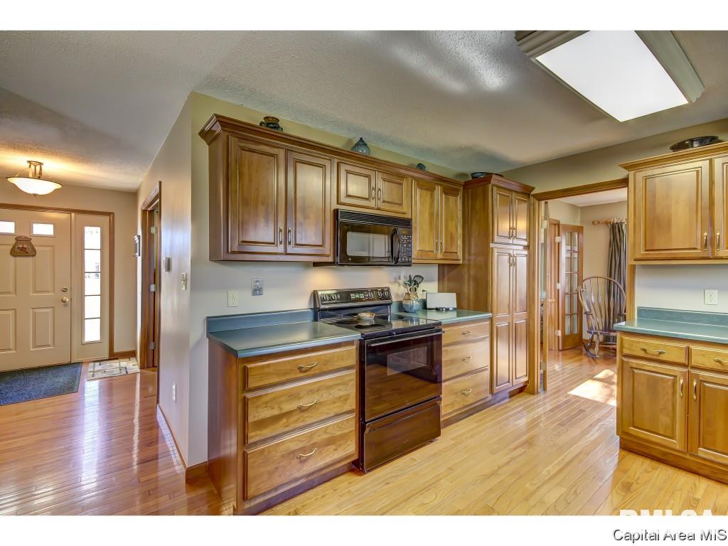 4123 Maxheimer Road Rochester, IL 62563 - Photo 12 of 31