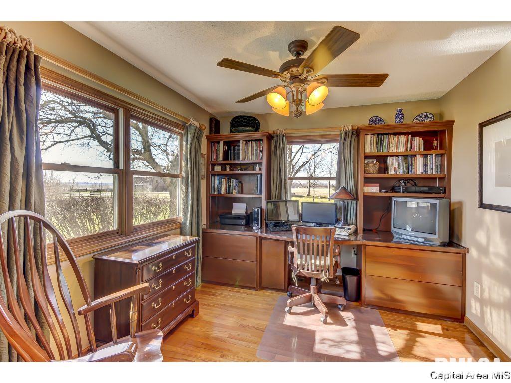 4123 Maxheimer Road Rochester, IL 62563 - Photo 14 of 31