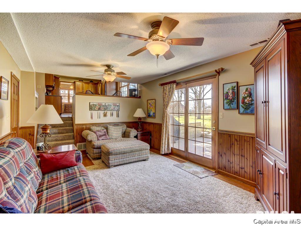 4123 Maxheimer Road Rochester, IL 62563 - Photo 23 of 31