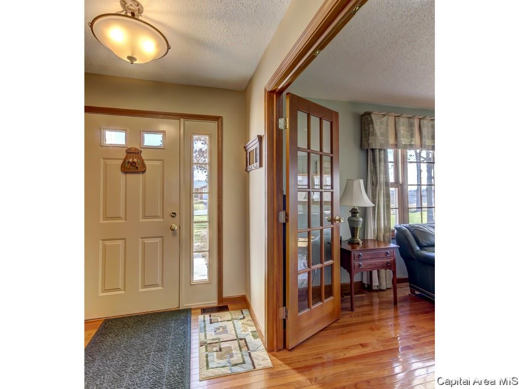 4123 Maxheimer Road Rochester, IL 62563 - Photo 4 of 31