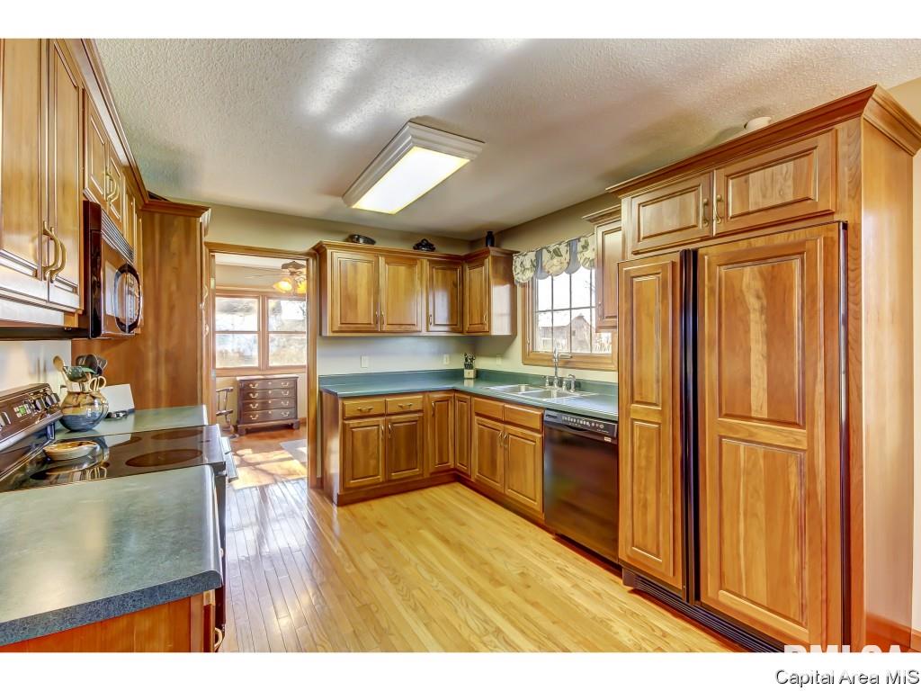 4123 Maxheimer Road Rochester, IL 62563 - Photo 9 of 31