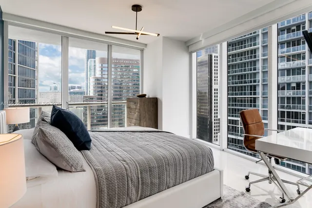 $5,500 | 475 Brickell Avenue, Unit 3013, Miami, FL 33131