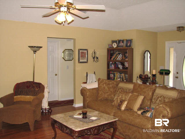 13200 Labradors Run Foley, AL 36535 - Photo 4 of 24