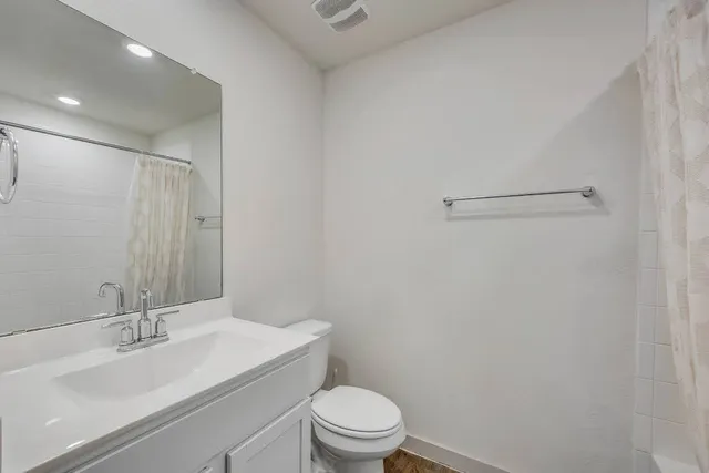 $2,400 | 210 Big Cypress Bayou Road, Hutto, TX 78634