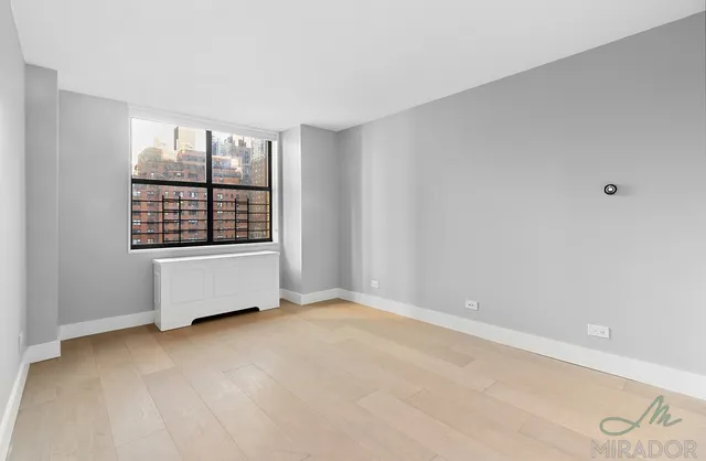 $5,600 | 330 East 39th Street, Unit 29D | Murray Hill