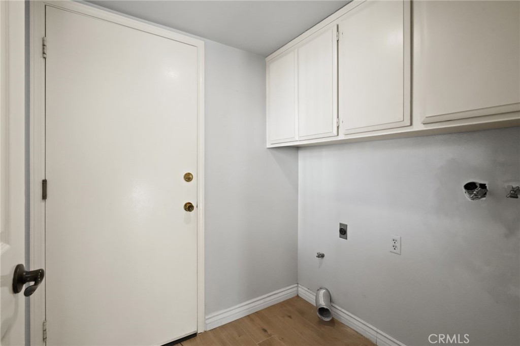19565 Turtle Springs Way Porter Ranch, CA 91326 - Photo 69 of 96 LAUNDRY ROOM