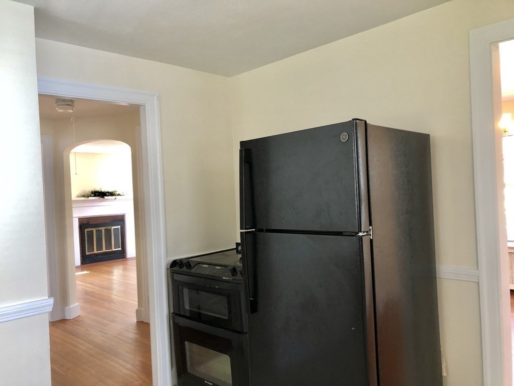 229 Emerson Street Springfield, MA 01118 - Photo 11 of 22