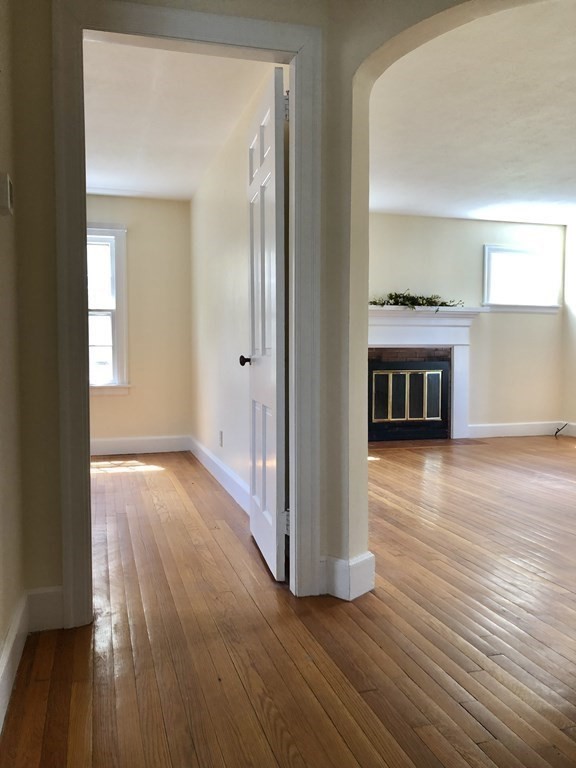 229 Emerson Street Springfield, MA 01118 - Photo 12 of 22