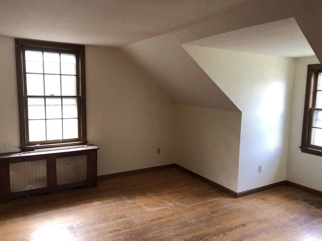 229 Emerson Street Springfield, MA 01118 - Photo 17 of 22