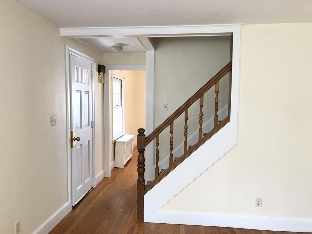 229 Emerson Street Springfield, MA 01118 - Photo 6 of 22