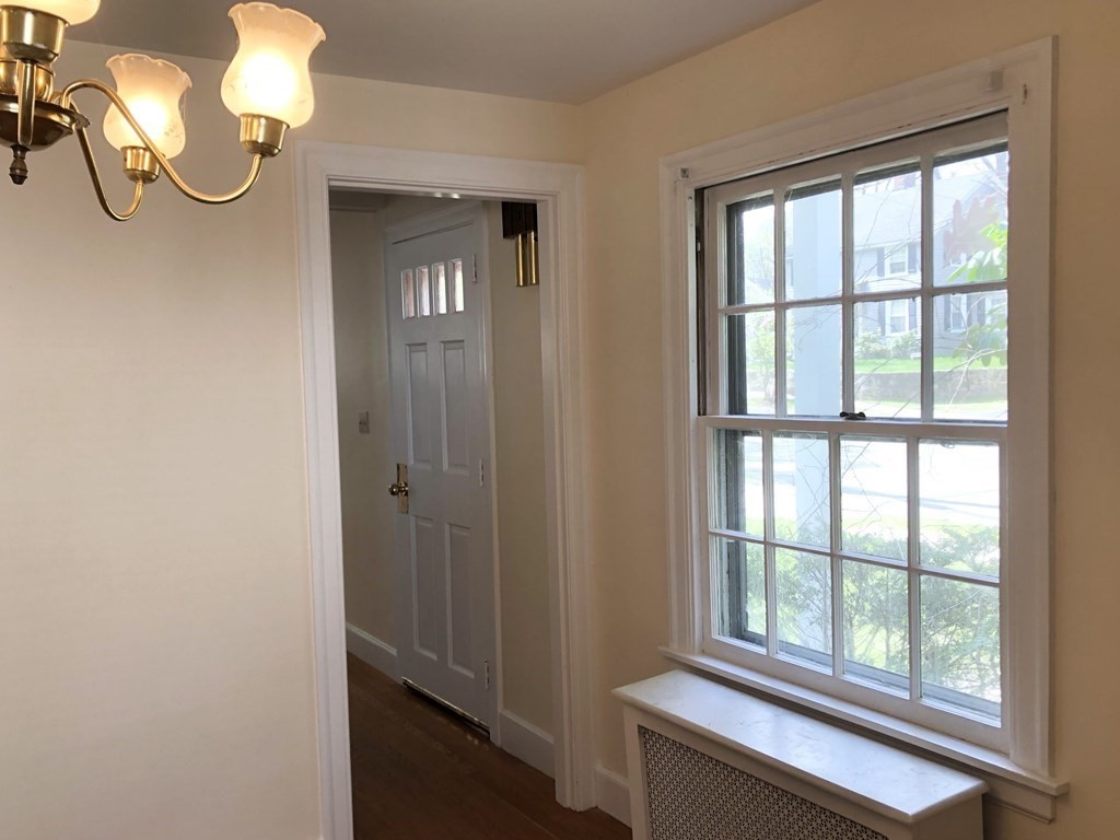 229 Emerson Street Springfield, MA 01118 - Photo 7 of 22