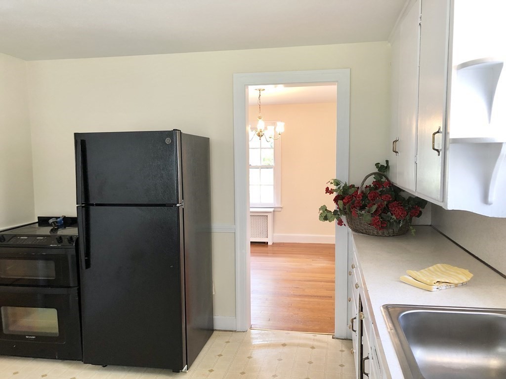 229 Emerson Street Springfield, MA 01118 - Photo 10 of 22