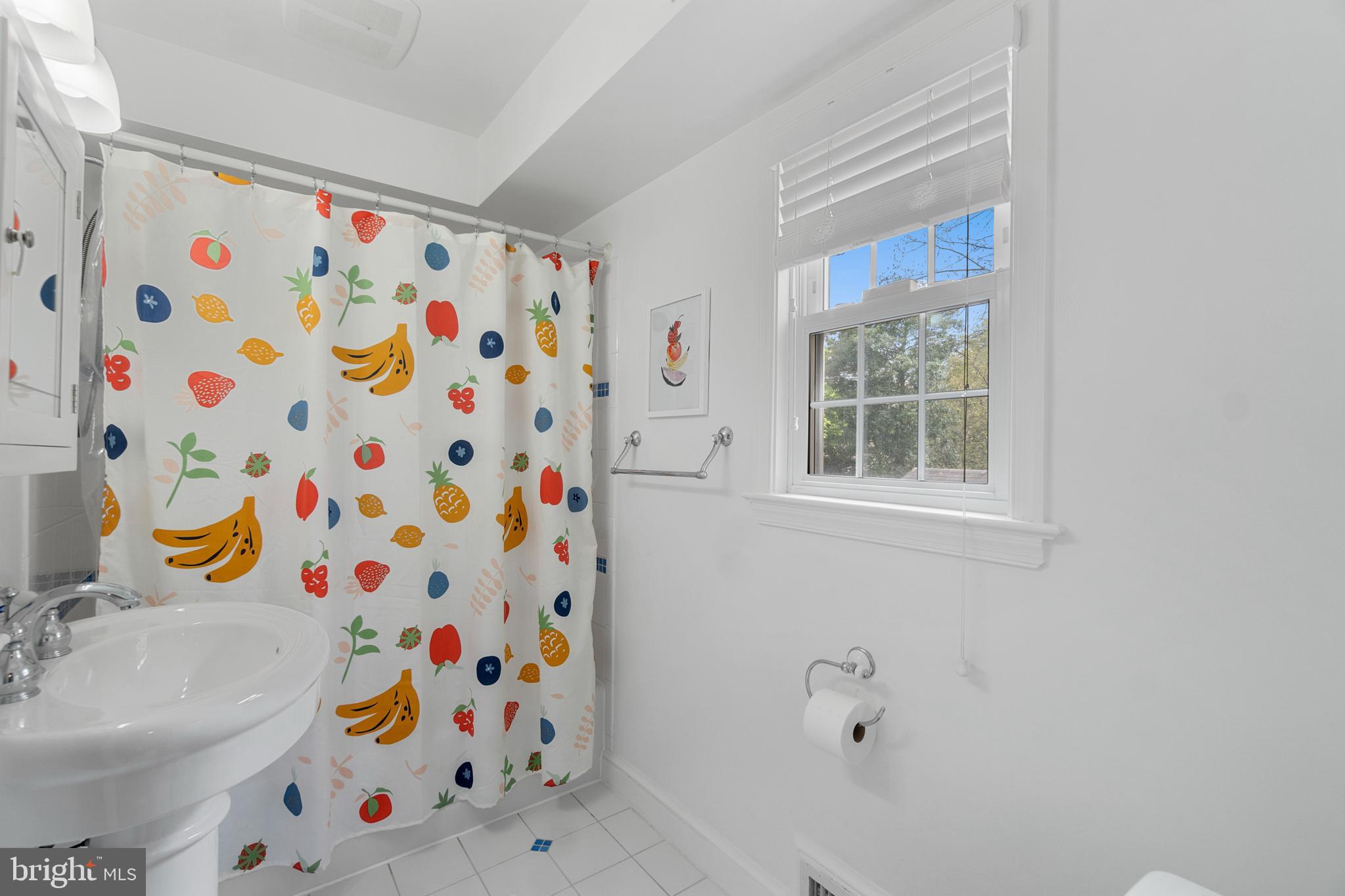 7805 Glenbrook Road Bethesda, MD 20814 - Photo 18 of 29