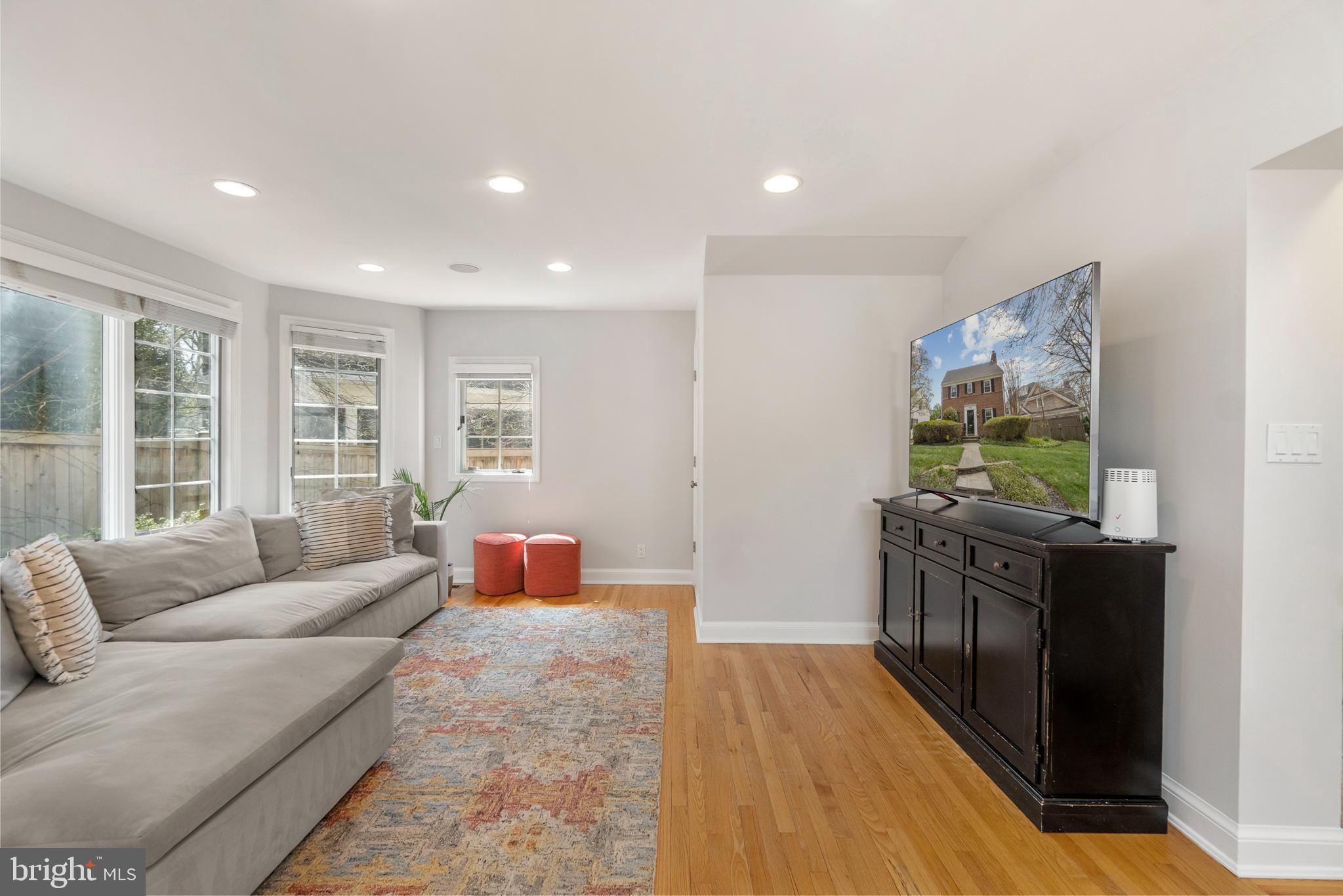 7805 Glenbrook Road Bethesda, MD 20814 - Photo 10 of 29