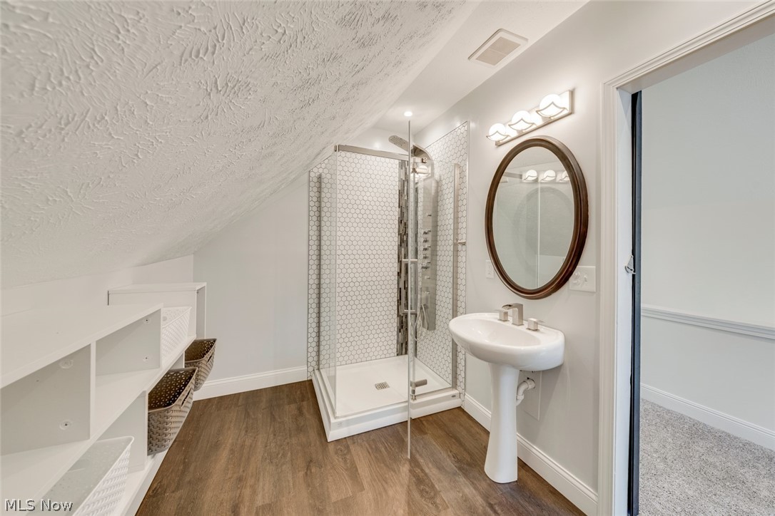 3178 Whitethorn Road Cleveland, OH 44118 - Photo 26 of 35 Gallery Image 26