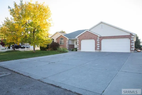 $585,000 | 9985 North 26th East, Idaho Falls, ID 83401