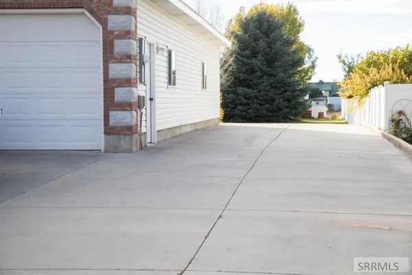 $585,000 | 9985 North 26th East, Idaho Falls, ID 83401