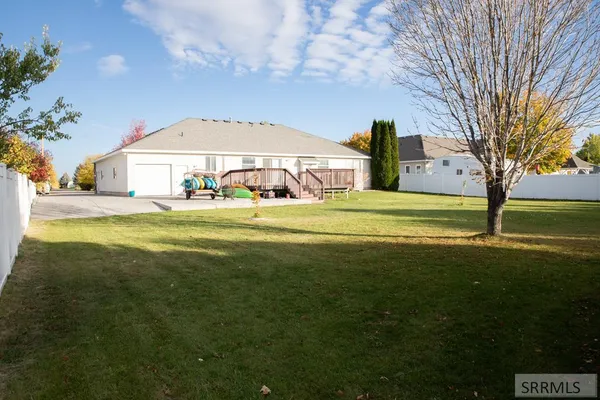 $585,000 | 9985 North 26th East, Idaho Falls, ID 83401