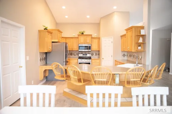 $585,000 | 9985 North 26th East, Idaho Falls, ID 83401