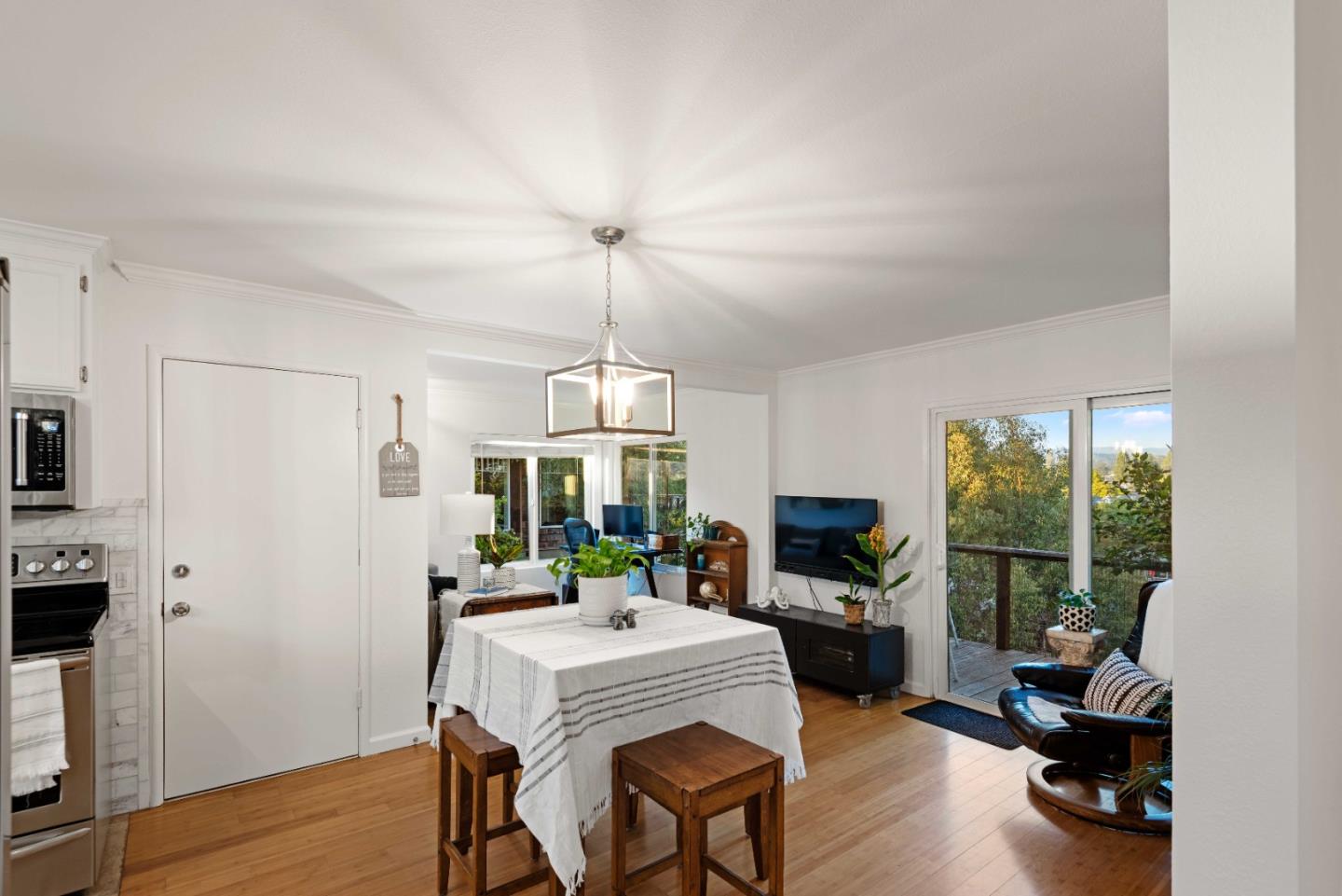 1890 Wharf Road Capitola, CA 95010 - Photo 10 of 25 Gallery Image 10