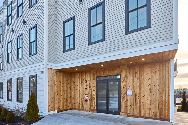 $689,000 | 105 Sea Street, Unit 102, Quincy, MA 02169