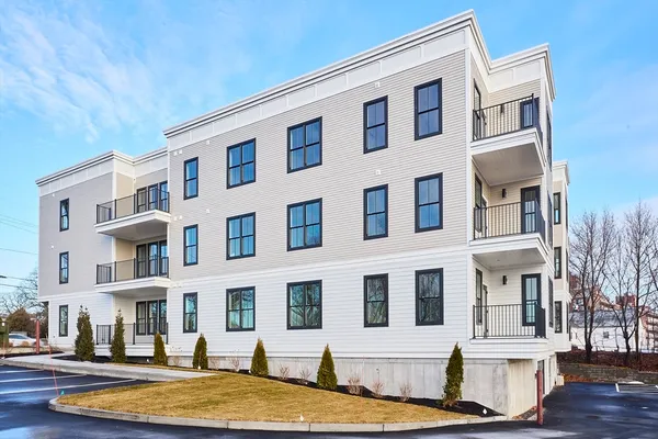 $689,000 | 105 Sea Street, Unit 102, Quincy, MA 02169