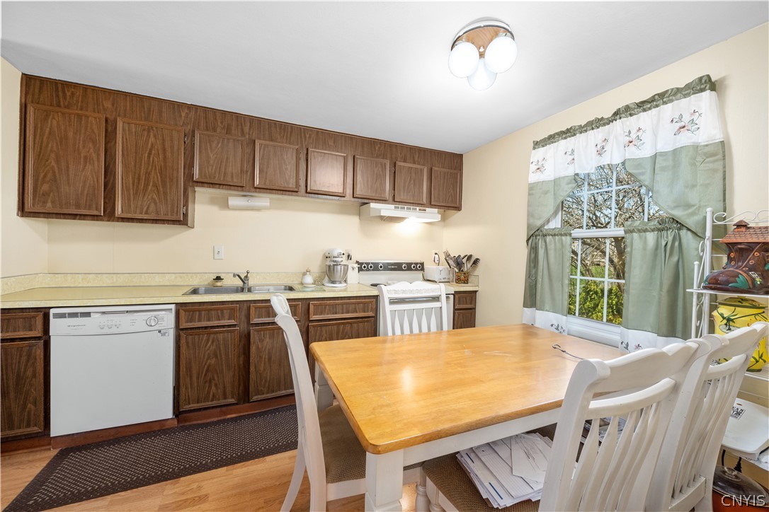 4792 4 Seasons Drive Clay, NY 13088 - Photo 11 of 30