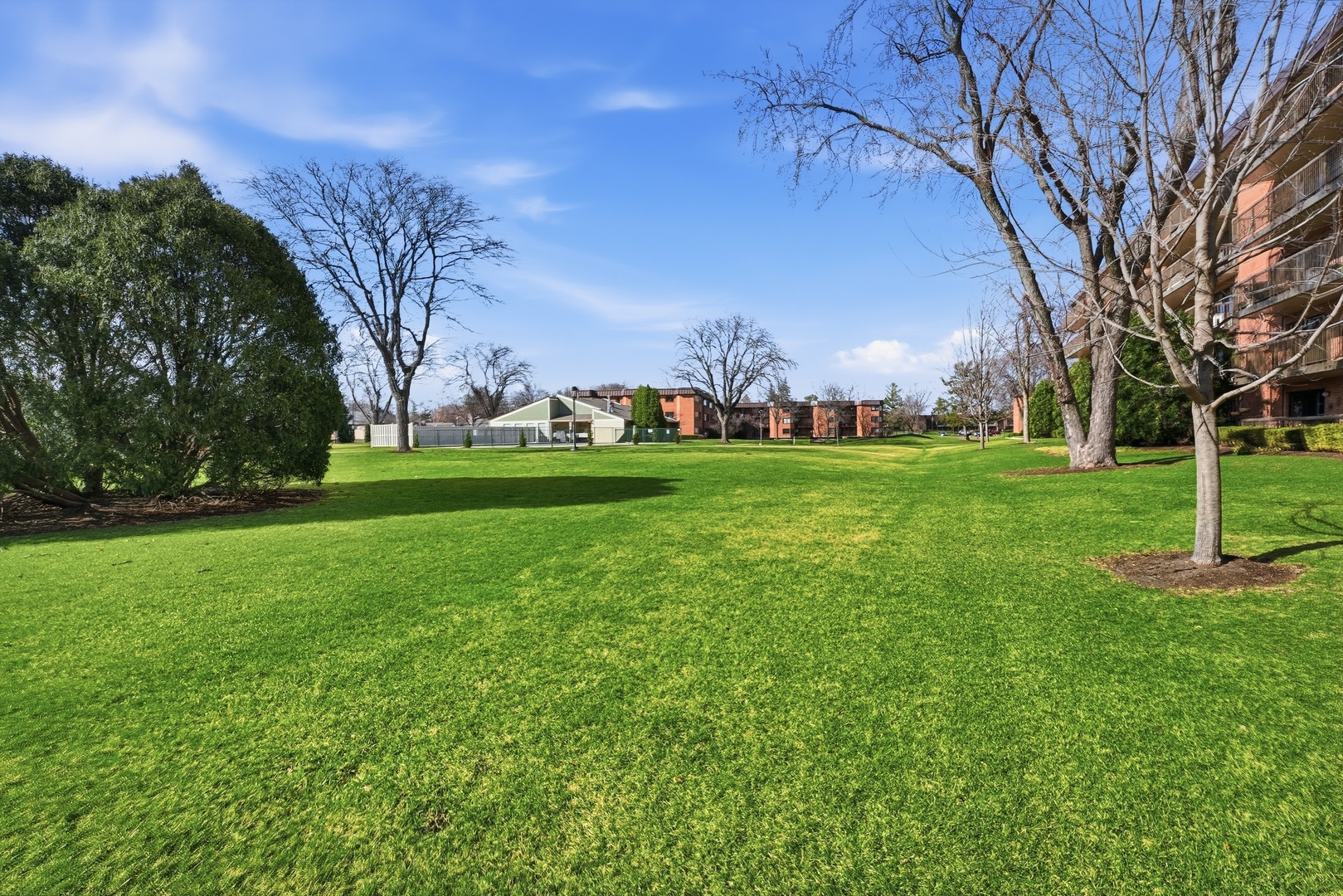 6443 Clarendon Hills Road, Unit 402 Willowbrook, IL 60527 - Photo 18 of 21