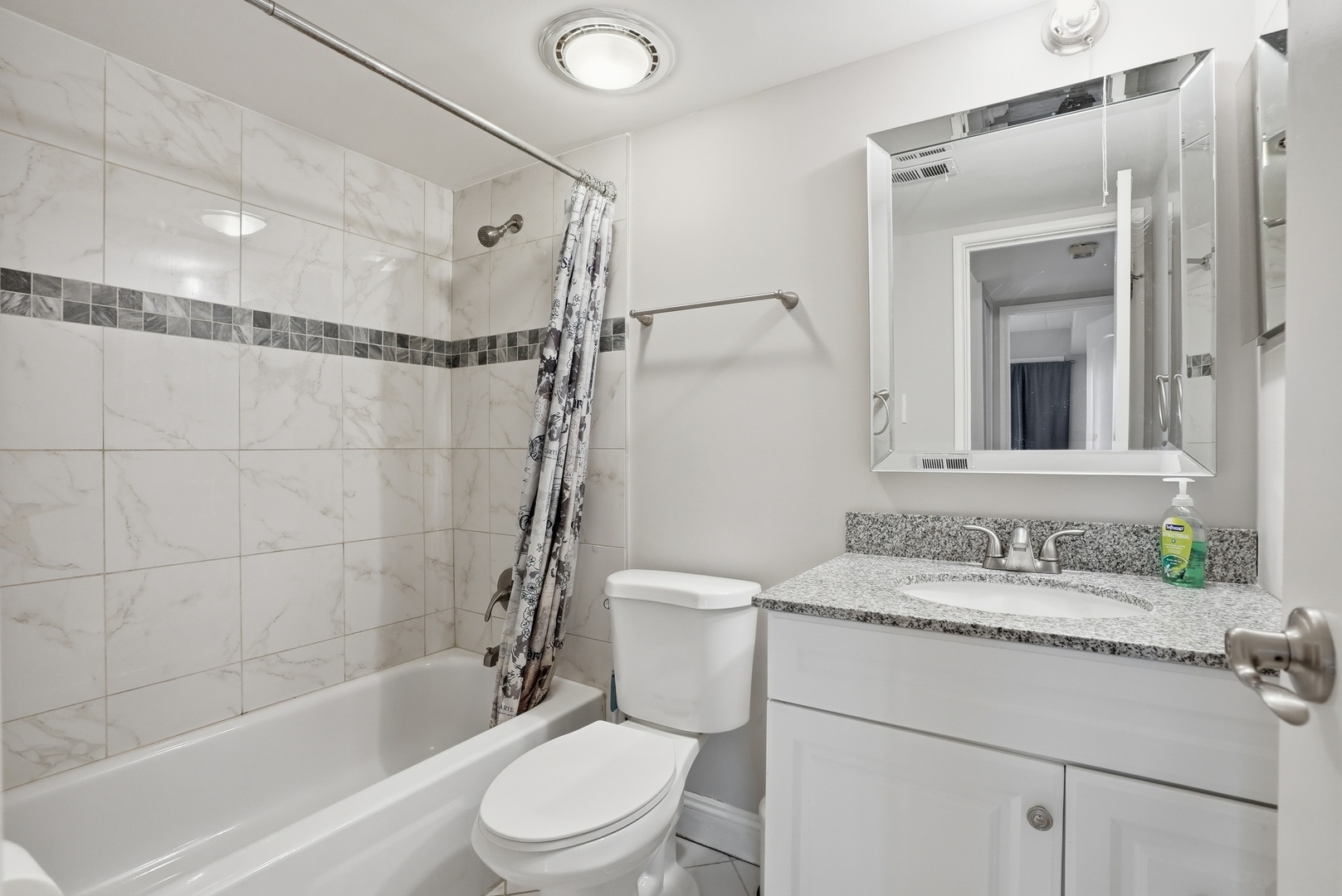6443 Clarendon Hills Road, Unit 402 Willowbrook, IL 60527 - Photo 9 of 21
