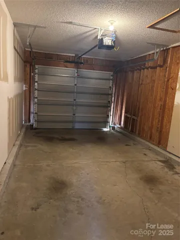 a view of room with an empty space