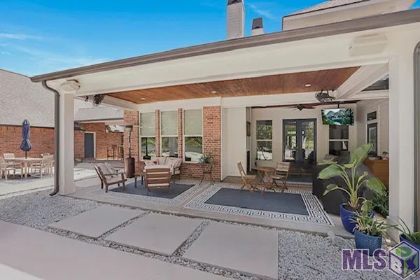 $989,000 | 5042 Thompson Cove Drive, St. Francisville, LA 70775