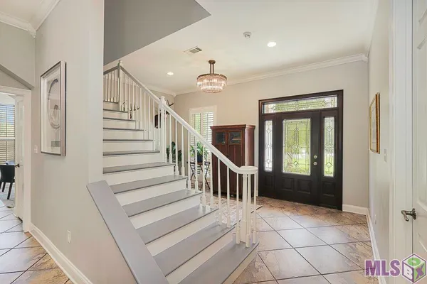 $989,000 | 5042 Thompson Cove Drive, St. Francisville, LA 70775