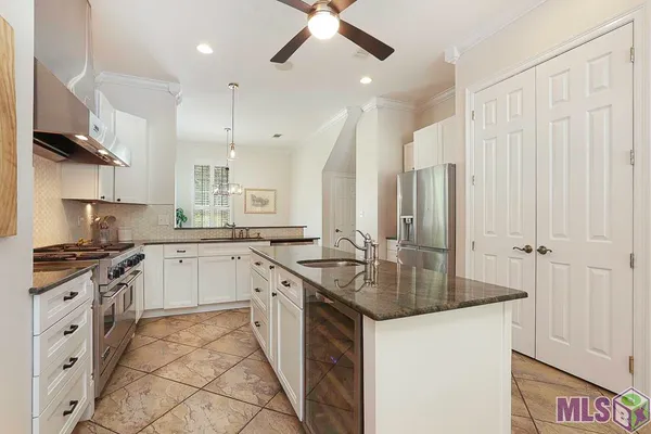 $989,000 | 5042 Thompson Cove Drive, St. Francisville, LA 70775