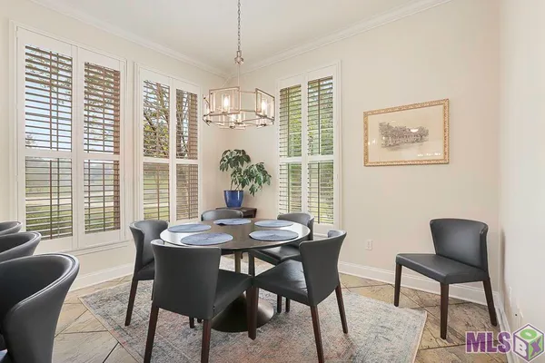 $989,000 | 5042 Thompson Cove Drive, St. Francisville, LA 70775