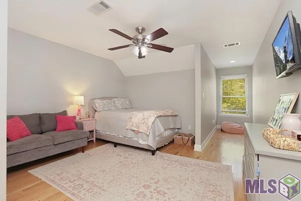 $989,000 | 5042 Thompson Cove Drive, St. Francisville, LA 70775