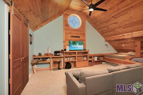 $989,000 | 5042 Thompson Cove Drive, St. Francisville, LA 70775