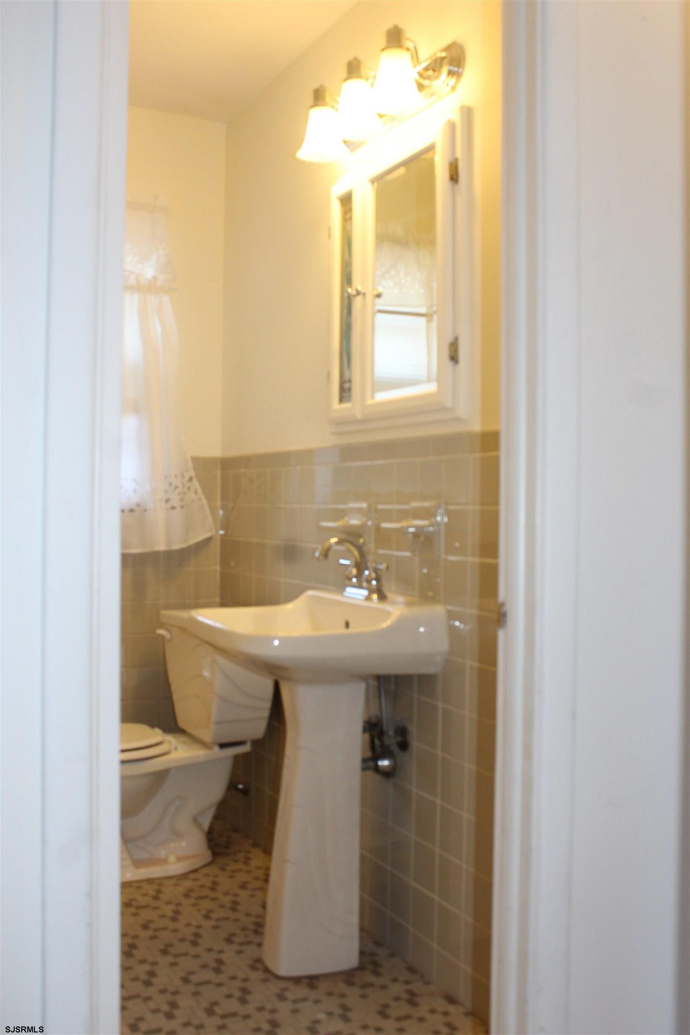 108 Osborne Road Somers Point, NJ 08244 - Photo 14 of 20 Gallery Image 14
