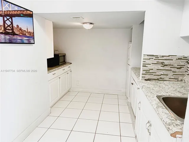 $1,400 | 673 West 60th Street, Unit B, Hialeah, FL 33012