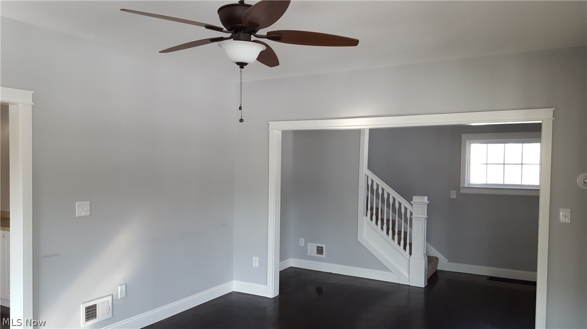 1680 South Green Road Cleveland, OH 44121 - Photo 4 of 30
