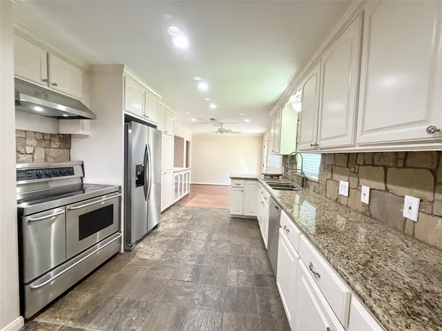 $2,400 | 5545 Pagewood Lane, Houston, TX 77056